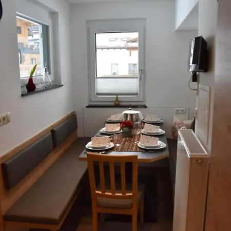 Klasse Mit Balkon St Anton Am Arlberg Lejlighed *