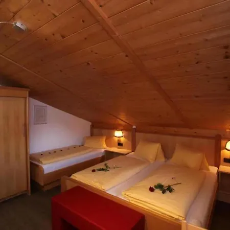 Klasse Mit Balkon St Anton Am Arlberg Lejlighed Obergand